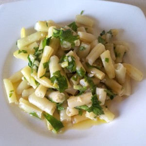 Salata de fasole verde cu usturoi