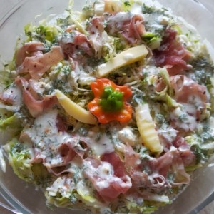 salata de varza cu prosciutto